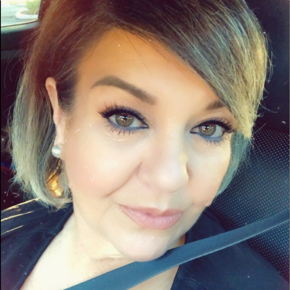 Meet your Posher, Carly - Picture 12 of 17